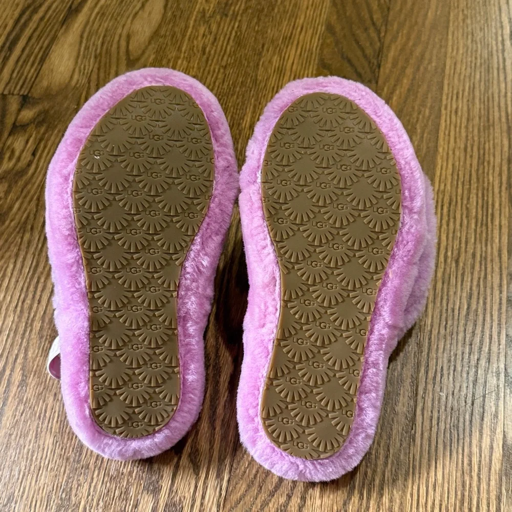 UGG Soft Girls Pink Fluffy Slippers Size 1
